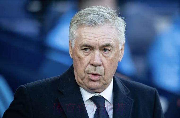 记者:安切洛蒂曾告诉我 约维奇很出色但有点懒